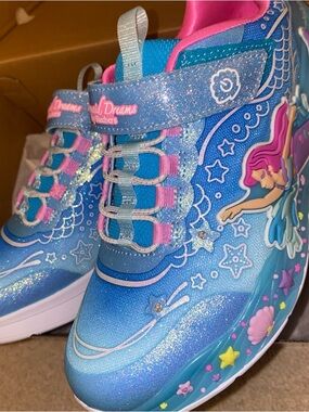 Skechers Mermaid big girls sneakers Size 4 New in box